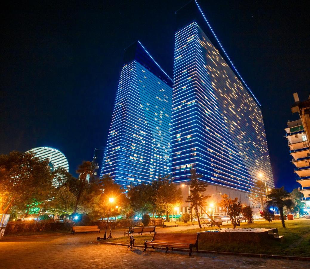Orbi City Skyscraper With Sea View Batumi Kültér fotó